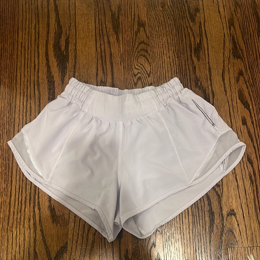 Lululemon Hotty Hot Shorts 2.5 inseam